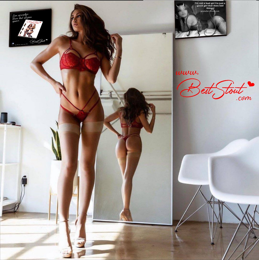 StoutBest's tweet photo. https://t.co/lKmg2ScPKR. #showjebenen,#showyourlegs https://t.co/Lk3ipHcug0