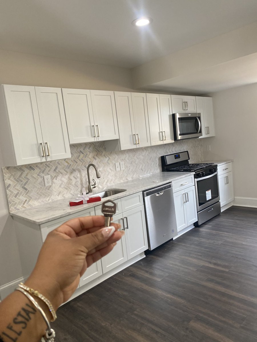 _kingjazz's tweet photo. I’M A HOMEOWNER! God’s been playing favorites and it feels amazing 🏡🤍 https://t.co/kmebJHxLwI