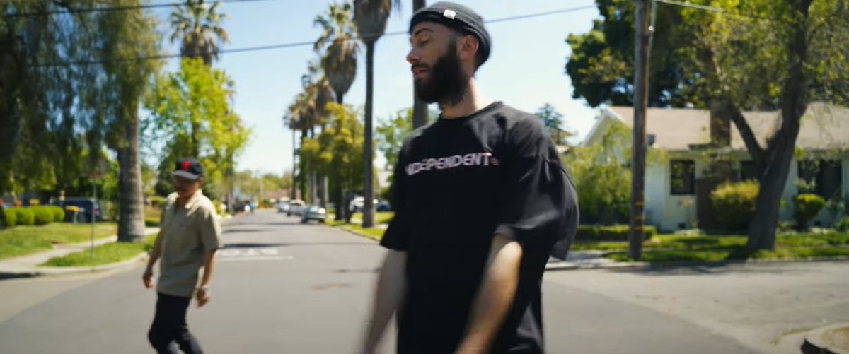 _everybodyeats_'s tweet photo. "I look my fam in they eyes and see my motivation" 🔥
When it comes down to it—what's your bottom line? https://t.co/NpNZutmscD https://t.co/pj3HMkCVXc