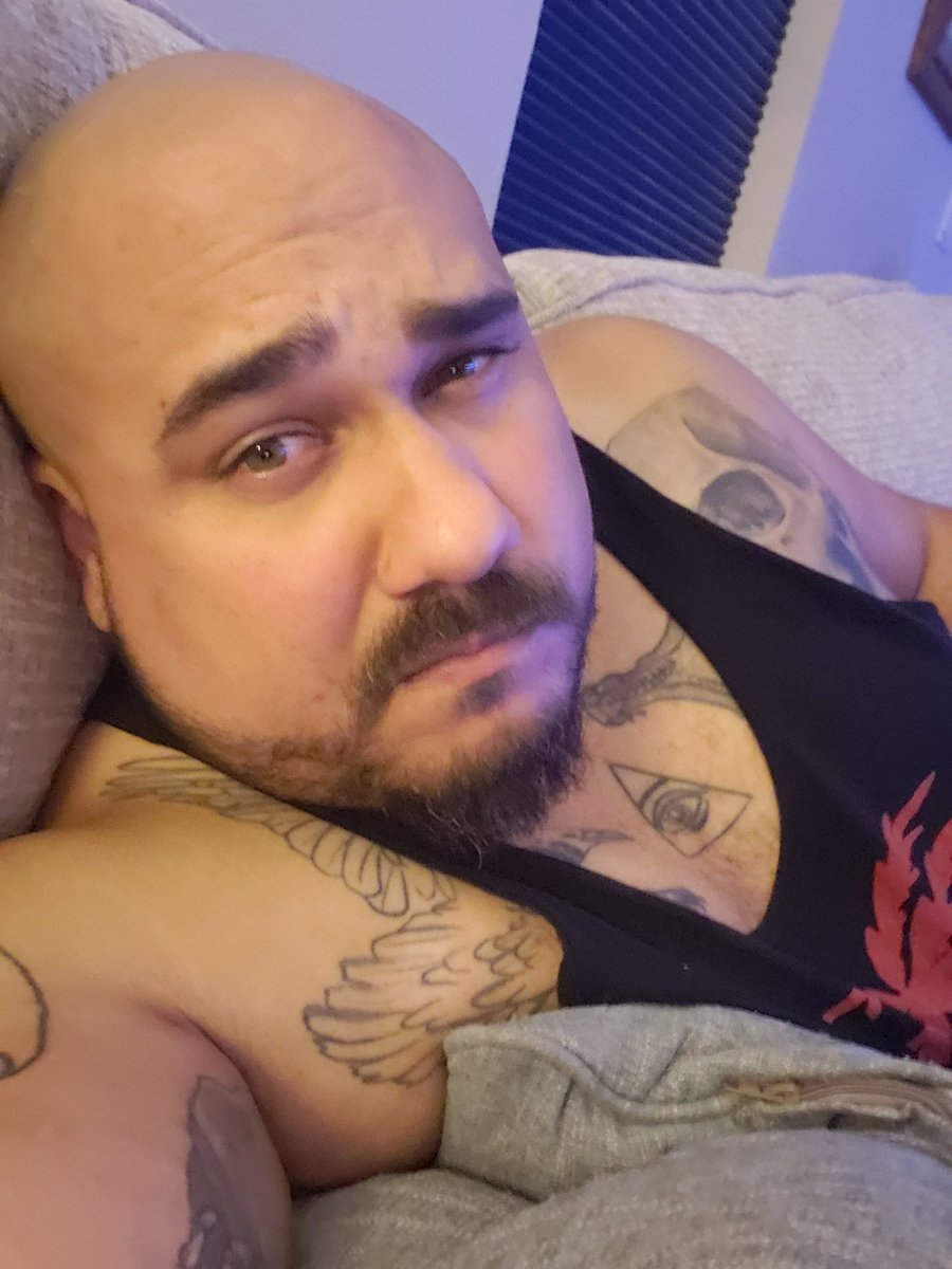 DeadCellVg's tweet photo. Trying to stay awake last night to make 🌮's. Sadly I was not able to take a picture of the homemade double Decker tacos.  I ate them too fast. #fatty #hungry https://t.co/lWT2cVOp0a