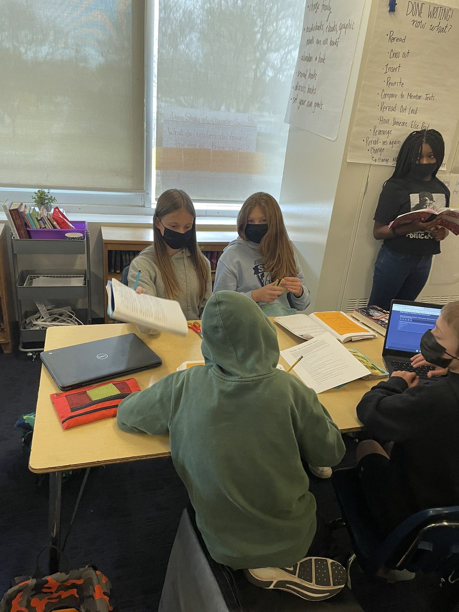 e_moseley1's tweet photo. Literary Essay Boot Camp in 6th grade today! Partners compliment and suggest improvements for an analysis on the 3rd Little Pig 🐷 https://t.co/fCMCUQrukk