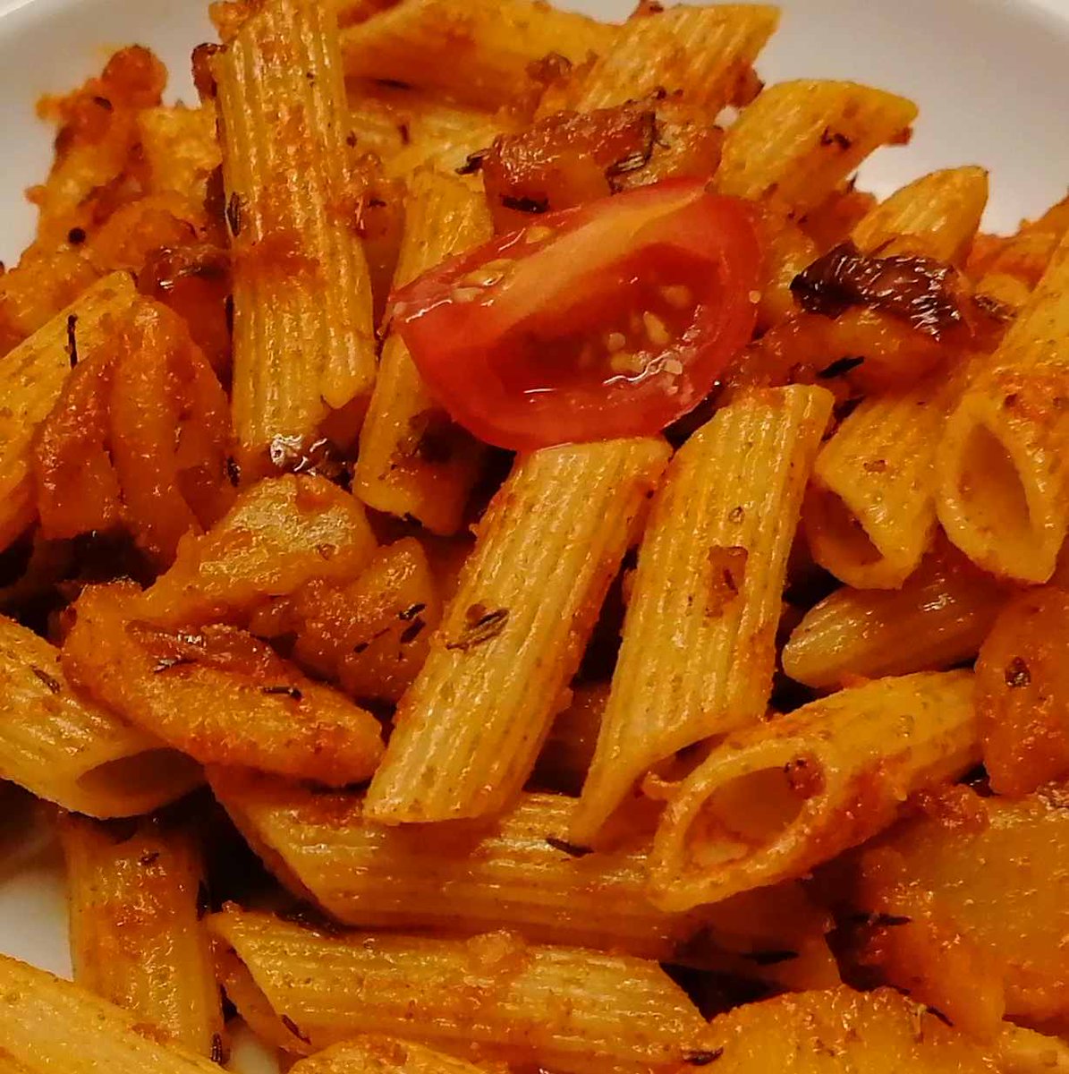 MikeKocht's tweet photo. Altes #Beisl (#Kneipen) #Twooking mit Wurzeln in der Monarchie:
#Grenadiermarsch aus #Erdäpfeln (#Kartoffeln) und #Nudeln
Geht sogar #vegan, aber mit #Schweineschmalz schmeckt es halt "original"
#Opakocht sagt: Schmeckt auch kleinen Kindern
https://t.co/opYhIiXcs4 https://t.co/USMZ8YkOM3