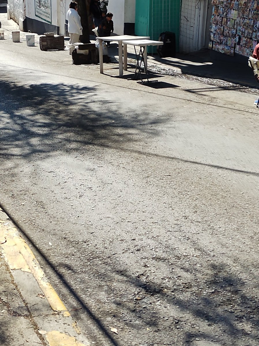 magant83's tweet photo. @UCS_GCDMX @AdrianRubalcava  Su apoyo para retirar objetos que impiden ocupar un lugar para estacionarse  en la Calle de Ocampo esquina Tamaulipas y José Ma. Castorena en  @AlcCuajimalpa.

Gracias! https://t.co/22fNjnXgCA