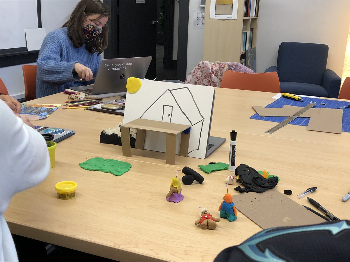 Advanced Spanish students @DTSchoolSeattle are creating stop-motion videos of ballads from the #RomanceroViejo. Love watching them collaborate and create. Will post their finished products.