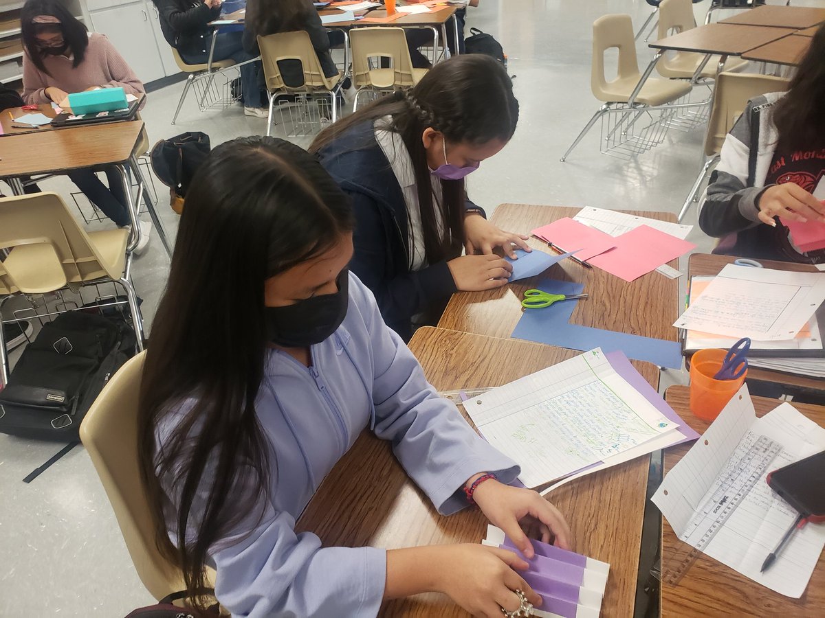 Mrs_K_Escalante's tweet image. Using phase 5 (Apply Learning) of our Focused Note Taking. 
#applylearning #Avidrocks #collegebound
@jguerra_EMMS @Team_EMMS @EMMS_avid_liz
