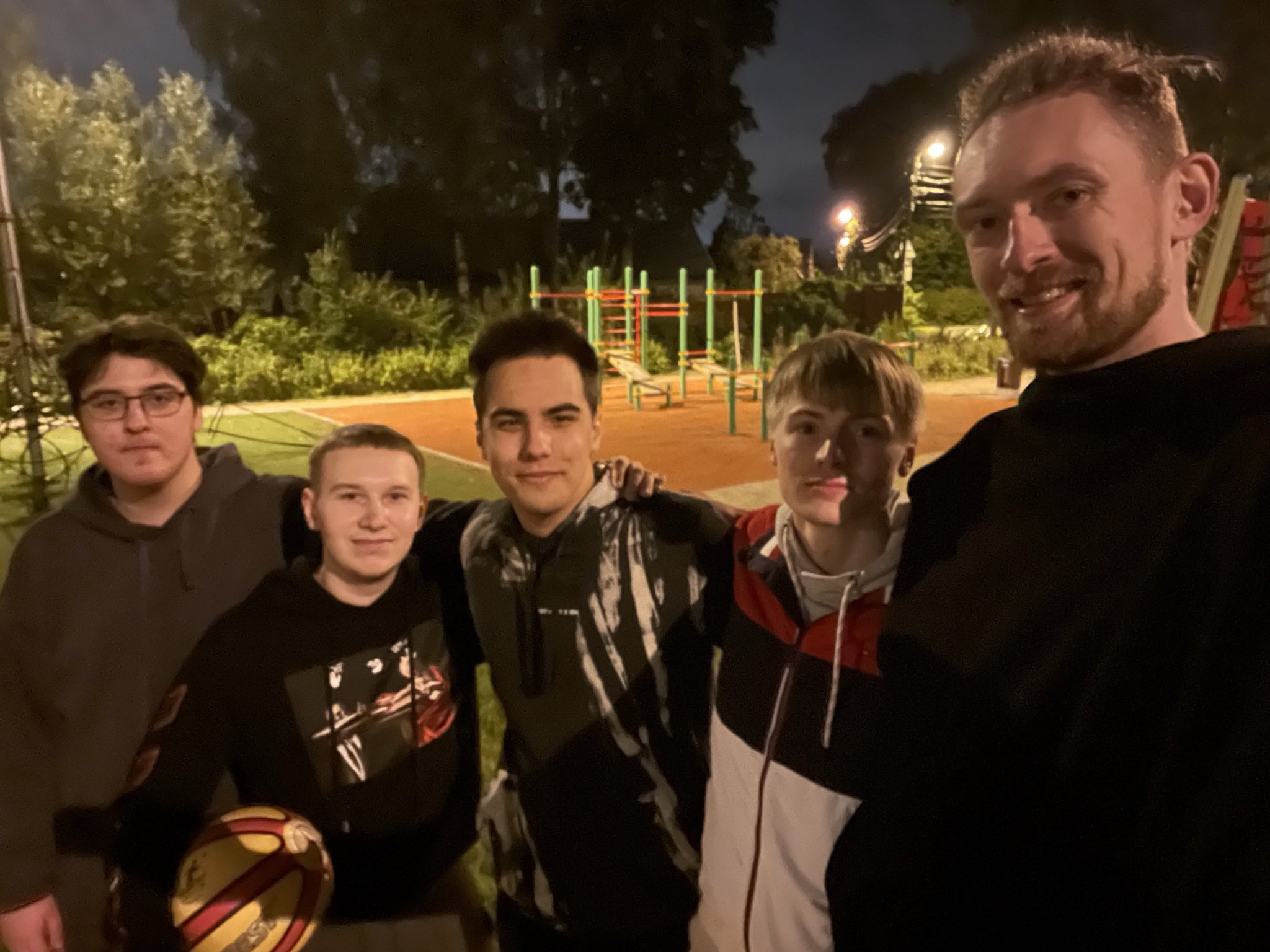 FEQL8sTXMAconiP?format=jpg&name=large