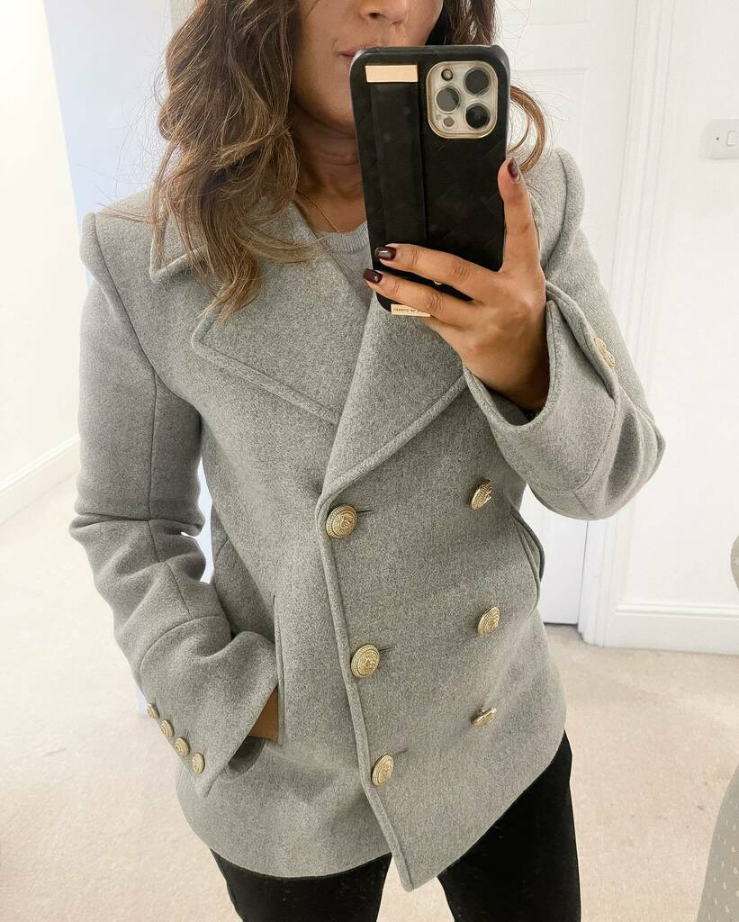 AmbarinaHasan's tweet photo. Blazer-ing my way through a very grey Monday @balmain
..
.
.
.
.
.
.
.
.
.
.
.
.
.
#ambarina #beautypassionista #mondaystyle #whatimwearingtoday #wiaw #todayiamwearing #ootd #outfitoftheday #balmain #blazer #balmainblazer #greyandgold #londonstyle #50plusstyle #50plusandfab… https://t.co/kzdk1DOcpE