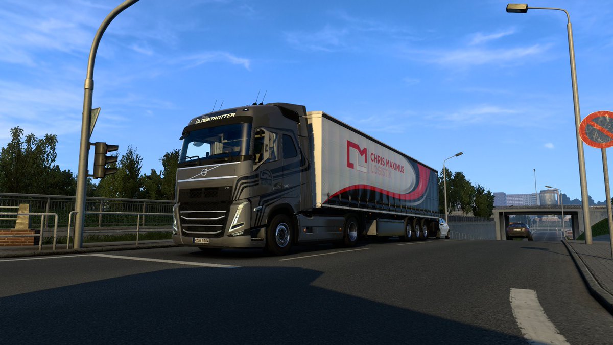cml_logistik's tweet photo. Heute ist unser Chef unterwegs im neuen Volvo FH 5 2021 und testet ihn ob er für unseren Fuhrpark geeignet ist.

#chrismaximuslogistik #chrismaximus #eurotrucksimulator2 #ets2 #scssoftware #bestecommunityever https://t.co/xwQEc4LhSa