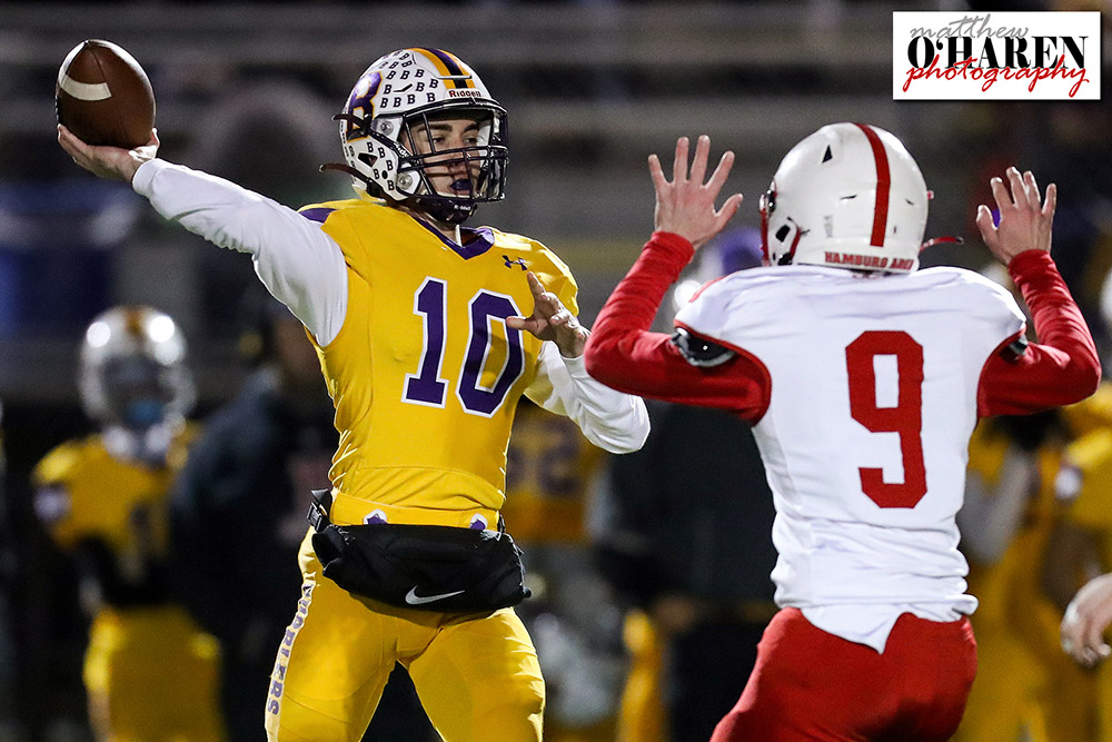 moharenphoto's tweet photo. .@BubblerFootball dominate with a 35-7 win over the @HASDhawks in the @piaadistrict3 3A semifinals Friday evening at Ecker Field. @PennLive @pasports @Pa_Preps @pennhsfootball @GoBubblers @South_Middleton #GoBubblers #bubbletown #bubblerfootball #highschoolfootball #pahsfootball https://t.co/JsHRkJAQMY