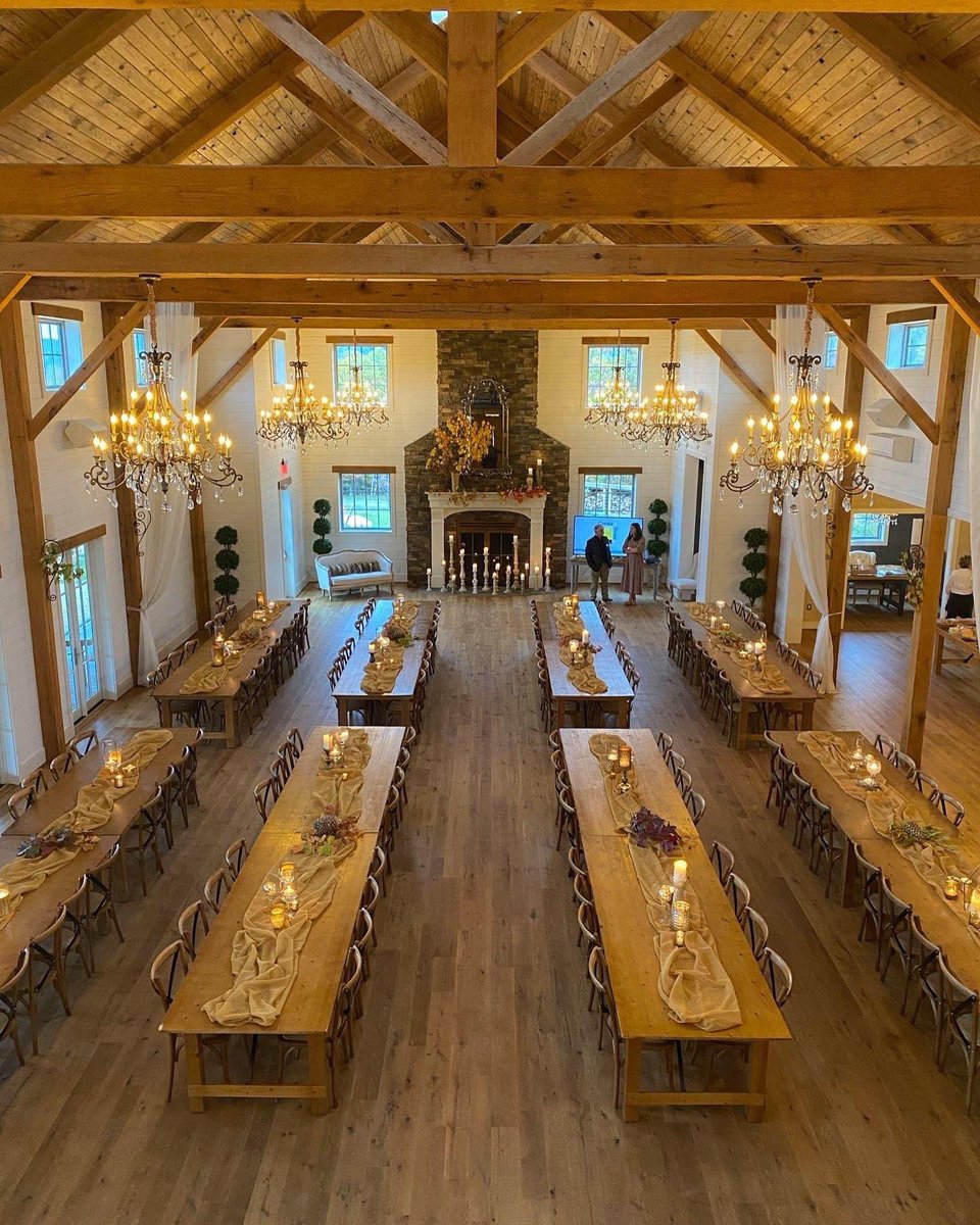 lexrockchamber's tweet photo. We celebrated the accomplishments of 2020 and 2021 at our Annual Meeting held on November 3rd at The Seclusion. Trish and Brian pulled out all the stops to make the evening gorgeous, and CHEFS Catering Company prepared a delicious buffet as always. https://t.co/44ojUrNkFk