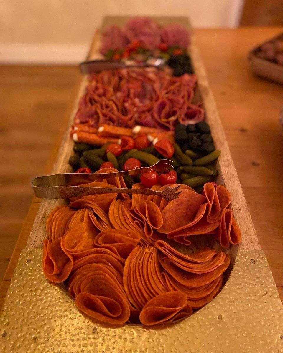 lexrockchamber's tweet photo. We celebrated the accomplishments of 2020 and 2021 at our Annual Meeting held on November 3rd at The Seclusion. Trish and Brian pulled out all the stops to make the evening gorgeous, and CHEFS Catering Company prepared a delicious buffet as always. https://t.co/44ojUrNkFk