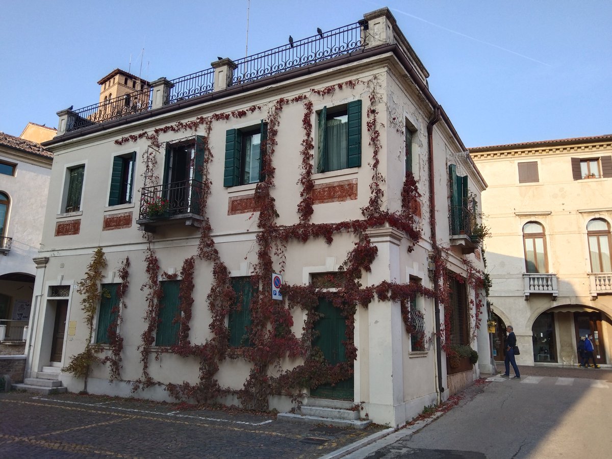 marcopolospirit's tweet photo. #Oderzo near #venezia is special place to visit.🎈Did you know that Asterix and Obelix were born there?🎈Did you know that in Oderzo there is the biggest Venetian Palace in the area?💾 Link in bio!    #beautifuldestinations #beautifulplaces #venice #viaggi #visitveneto #blogger https://t.co/Xutrkz4ZwE