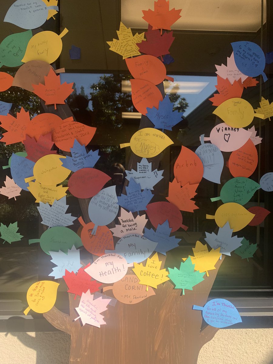 AP_JHud's tweet photo. Thankful Tree @IDEACenterHS #IDEACenterHS!! ❤️ https://t.co/M0TAMD5zaK