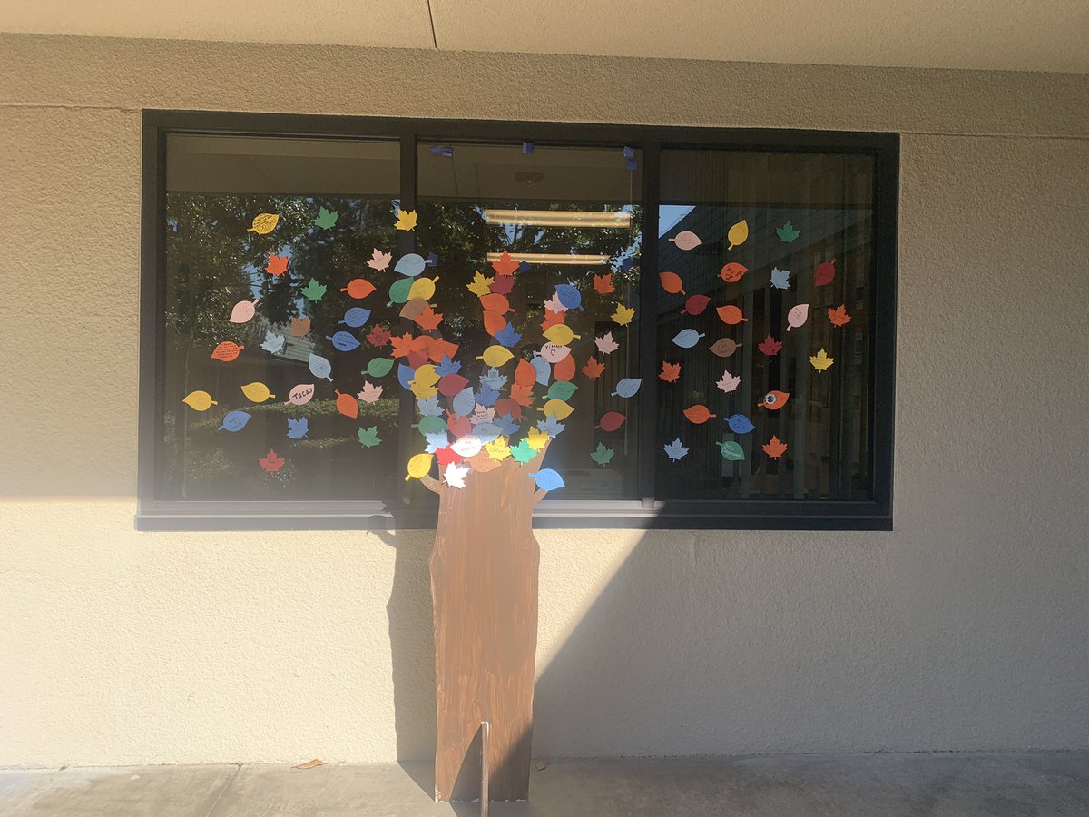 AP_JHud's tweet photo. Thankful Tree @IDEACenterHS #IDEACenterHS!! ❤️ https://t.co/M0TAMD5zaK