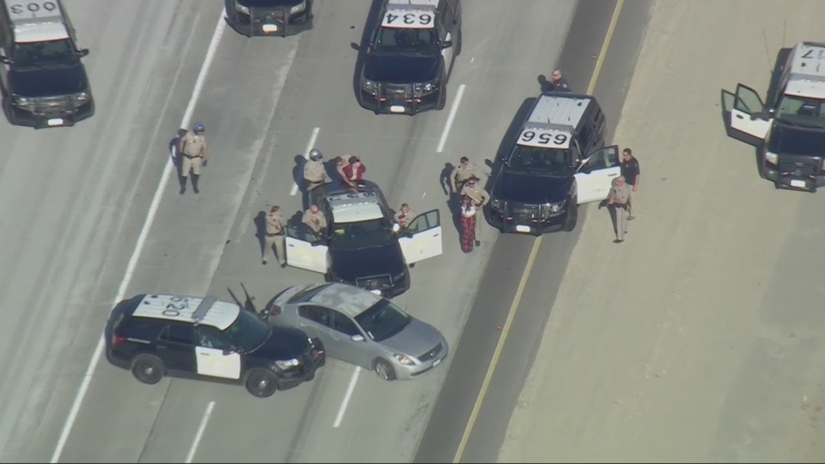 FOX 11 Los Angeles tweet media
