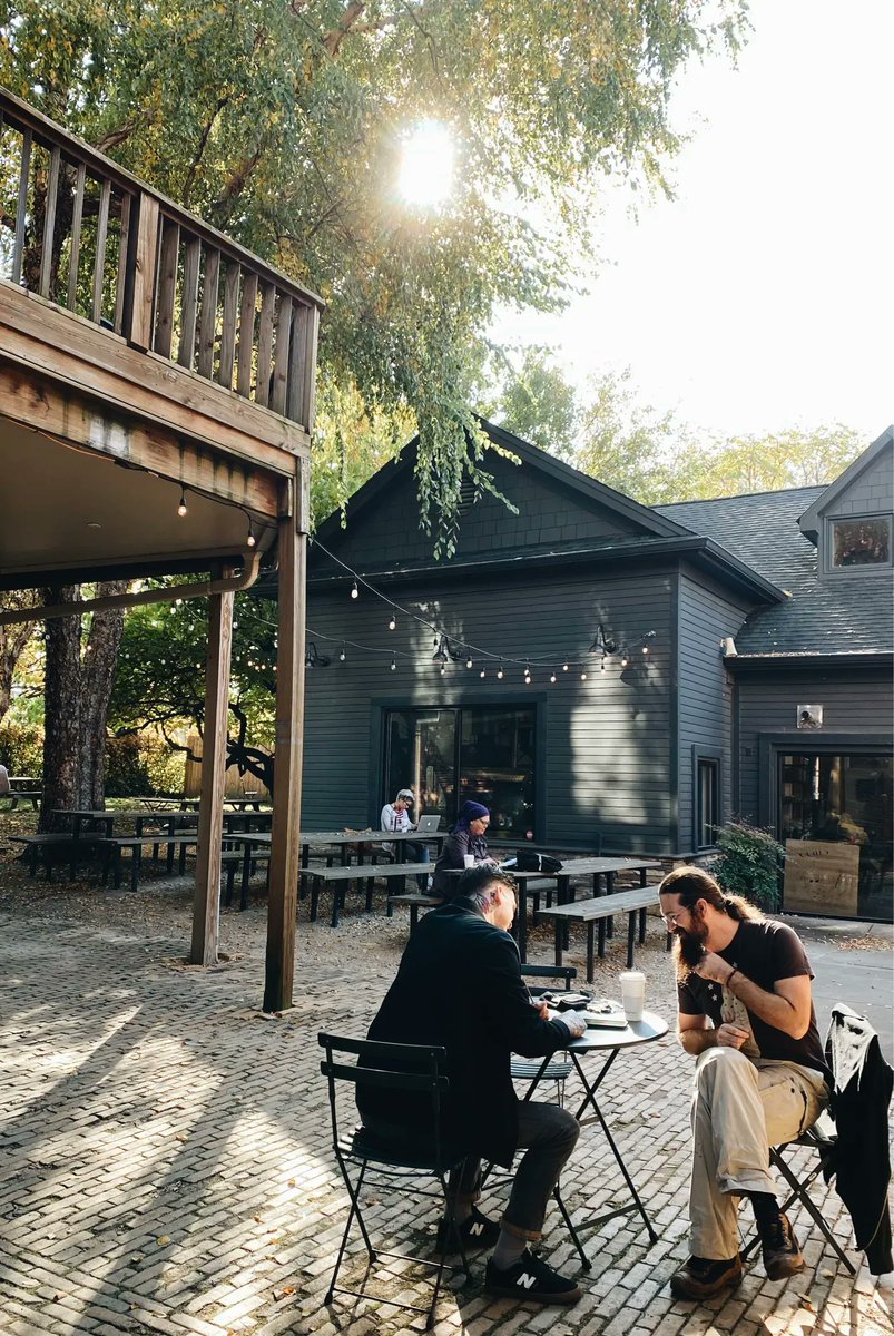 Backyard patio days like these, are slowly coming to an end, come and enjoy them while the sun is still hangin’ out!