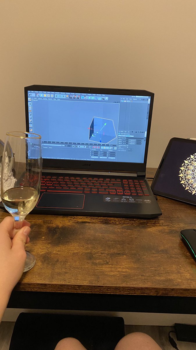 D I A N A V E 🌙 tweet media