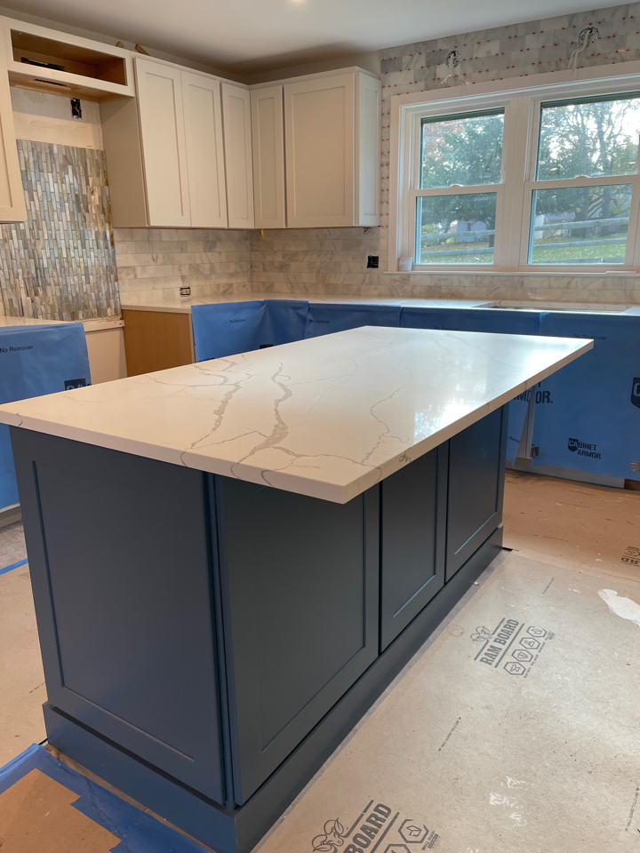 SCDThinkBuild's tweet image. The Calcutta Quartz Countertops and Carrara Chateau Backsplash have been installed at the Kitchen Laundry Update Project in West Chester!
#thinkbuild #springcreekdesign #kitchenlaundryupdateproject