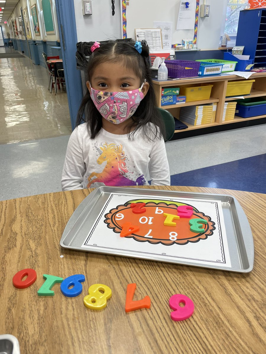 ENLFAIRFIELD's tweet photo. Cooking up a pumpkin number pie today! #ENLFFE #NumberReview #FallActivities https://t.co/Ryh3HQlfR6