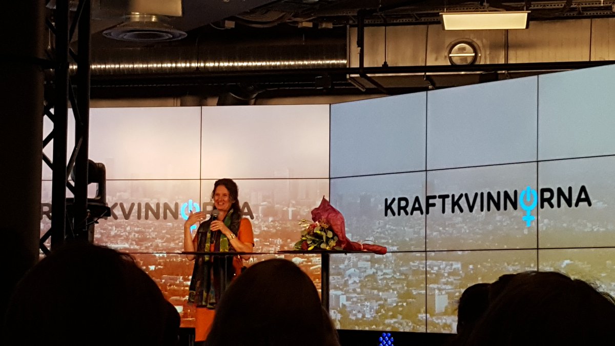 MeandreB's tweet photo. @LinaBertling är 
#ÅretsKraftkvinna 2021! för inspiration till studier. 
Robert Andrén @IbrahimBaylan_ @Ygeman https://t.co/ABUPWP8Cxh