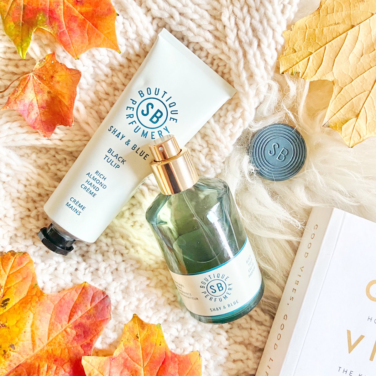 I’m loving @ShayandBlue “Black Tulip” - a rich floral/woody type of scent which I think is great for autumn 🍁 I love it so much that I bought a set of perfume + hand creme from @qvcuk 😍 🏷 #ShayAndBlue #ShayAndBlueLondon #SBxMe @domdevetta #CrueltyFree #QVCUK