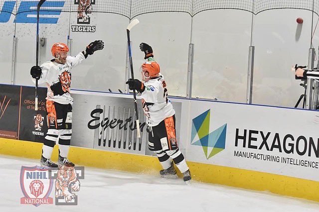 FielderDeakan's tweet photo. Couple Geno’s 🐯🏒 
#firstprogoal #finally https://t.co/qgbqYAAmv6