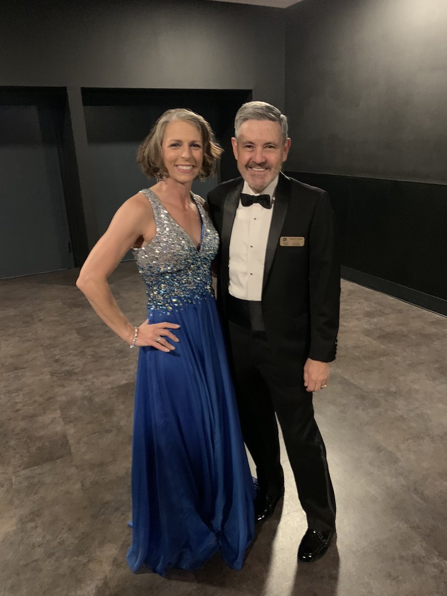 spacechelle's tweet photo. Oops, got chastised (with love & kindness) for not posting any pics from #AHOF gala this weekend so here are a few! I love to be able to share with all of you, just got busy and also didn’t take nearly enough pictures! #SpaceFamily #SpaceFriendsAreTheBestFriends #FancyFun https://t.co/m7LLq1vkSp