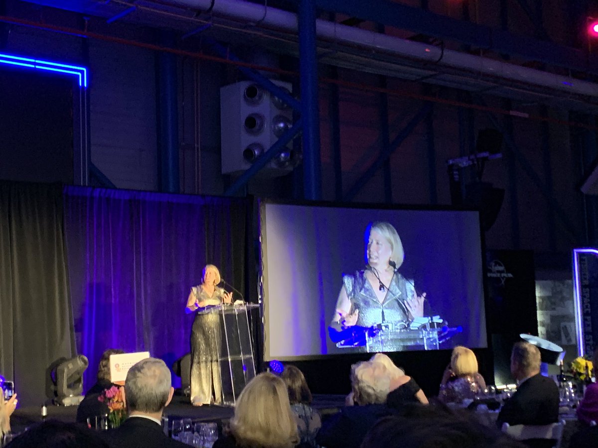 spacechelle's tweet photo. Oops, got chastised (with love & kindness) for not posting any pics from #AHOF gala this weekend so here are a few! I love to be able to share with all of you, just got busy and also didn’t take nearly enough pictures! #SpaceFamily #SpaceFriendsAreTheBestFriends #FancyFun https://t.co/m7LLq1vkSp