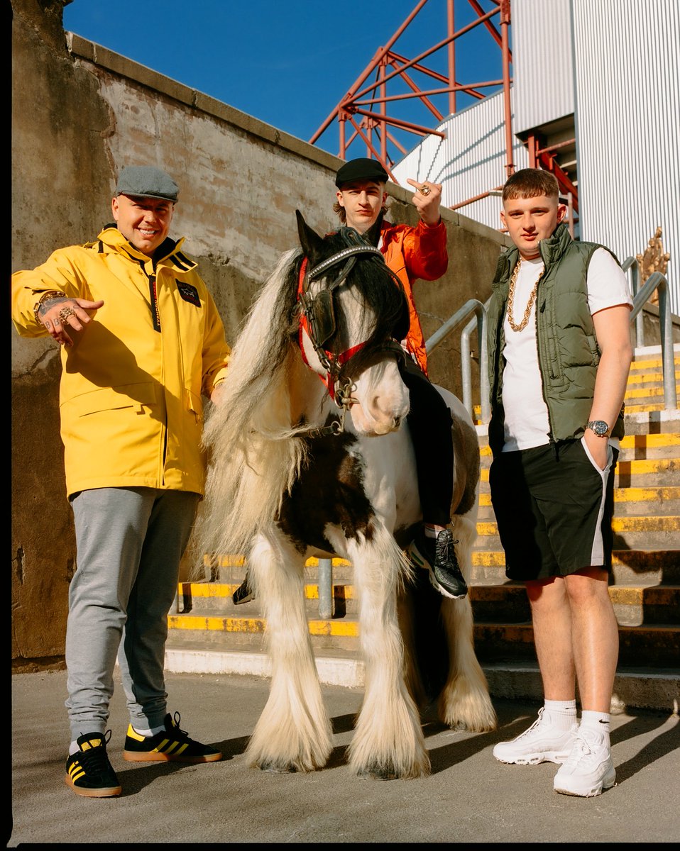 RogoProductions's tweet photo. Tune in to watch @thebbccofficial on @itv2 at 10pm tonight! #badboychillercrew https://t.co/mWXHFP0RkI