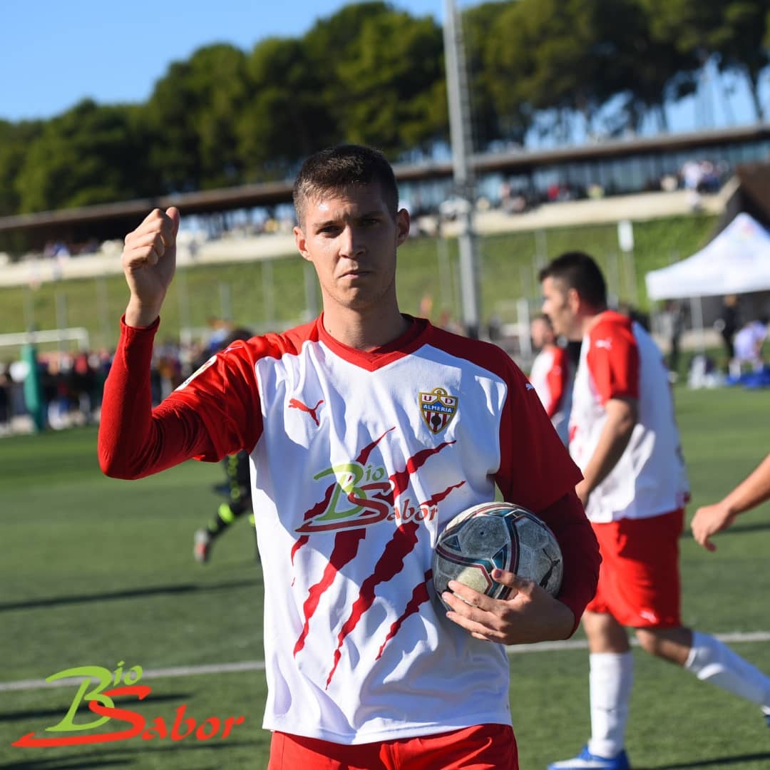 biosabor_agro's tweet photo. Antes compartir que competir es el lema de la @LaLigaGenuine 2021/2022
Este fin de semana daba comienzo la #Liga #Genuine de @santander_es, la primera fase tuvo lugar en #Salou (#Tarragona) en donde el equipo @U_D_Almeria #Biosabor pudo disfrutar del deporte con tres partidos https://t.co/zaG06EvYcF