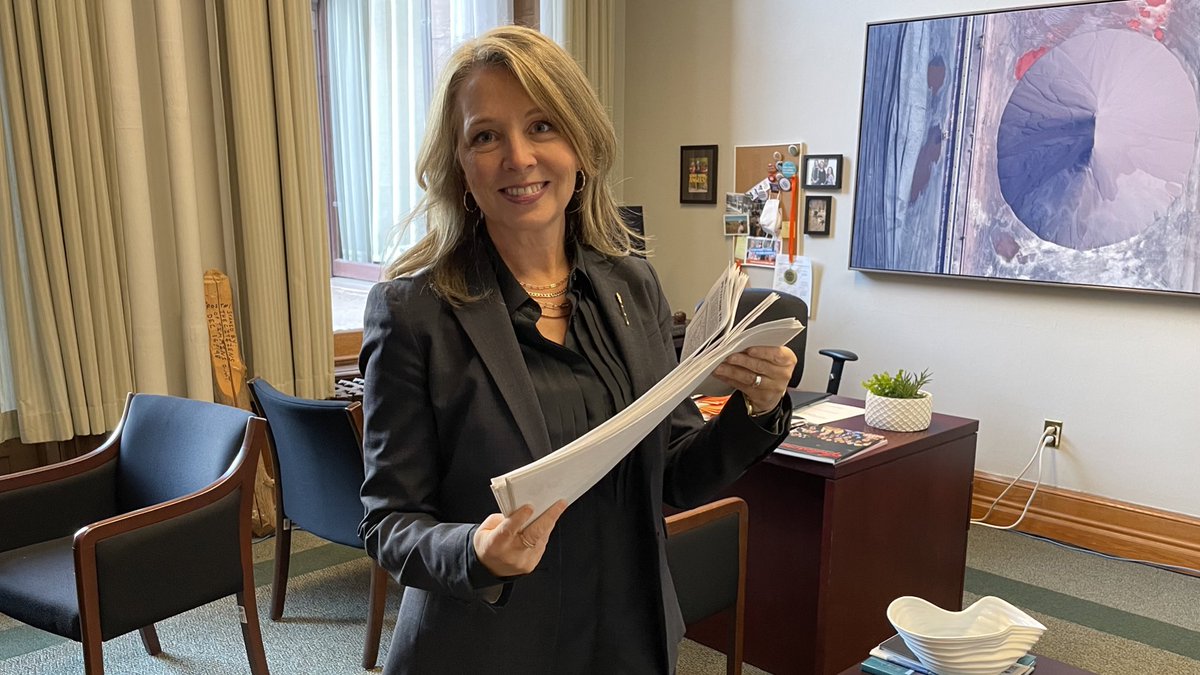 About to table another stack of petitions on behalf of hundreds of #DavenportTO residents demanding action from the Ford govt to #SaveEyeCare! It’s time to fund and restore vision care services as part of head-to-toe public healthcare.