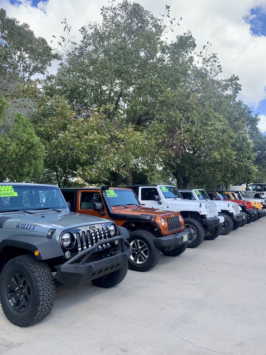 Select_Jeeps's tweet photo. December is just around the corner, get a jump on your Christmas shopping early this year by getting a Jeep. 

Start your deal at https://t.co/EGTaViH962

We buy used Jeeps!

#Jeep #Jeeps #4x4 #wrangler #rubicon #SelectJeeps #christmas https://t.co/YQzhxEH2WJ