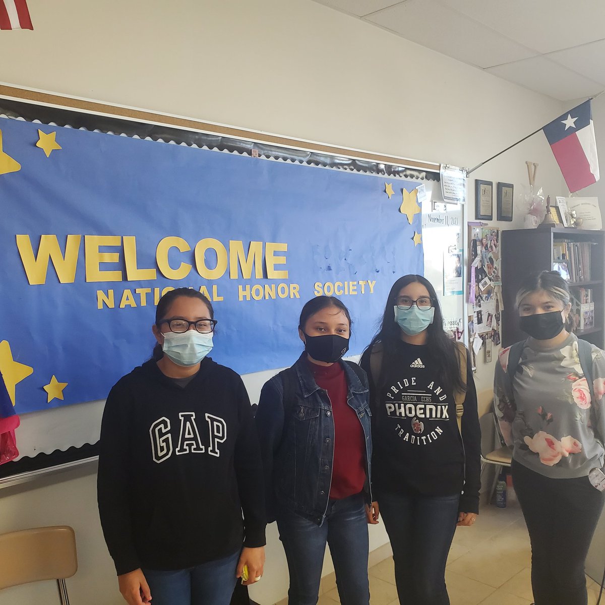 MrsV_Educates's tweet photo. Our NHS, Phoenix Elite chapter, welcomes sophomore members @GarciaECHS https://t.co/fYS7Pd9Q9d