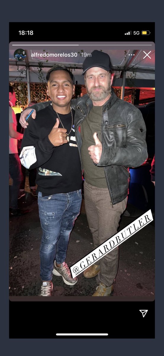 Jim13221338's tweet image. Looks like a wedding photo from Thailand 👌