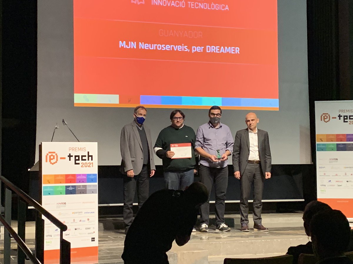 univgirona's tweet photo. El vicerector de Projectes Estratègics de la UdG @josepcalbo intervé en l'acte de lliurament dels #PremisETECH2021.
Lliura el premi a la millor recerca i innovació tecnològica.
El premi és per a MJN Neuroserveis, per Dreamer. https://t.co/vB4wdNFGCY