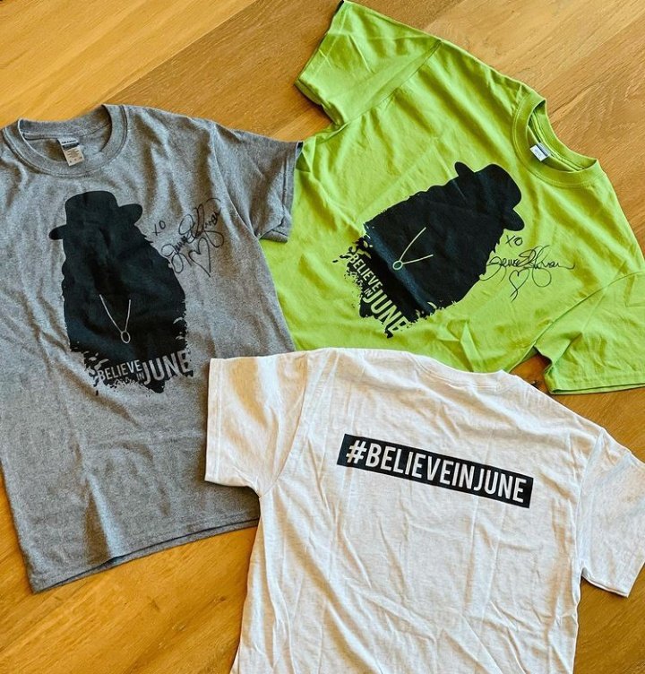 BlazyGardener's tweet photo. TWO DAYS LEFT! Get your June's Holiday Tunes entries in to @BlazyGardener by Wednesday 11/17 at midnight EST for your chance to win a beautiful #believeinjune tshirt (design by @underthefeather) signed by the AMAZING @JennaElfman herself! Join in the holiday fun!! #FearTWD https://t.co/iajazgbcET