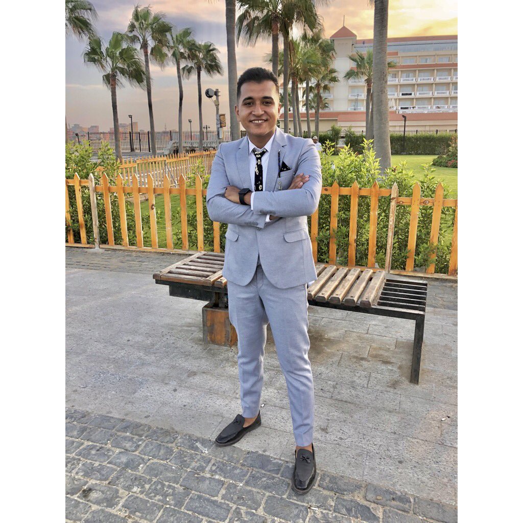#newavatar 
اغيب اغيب وارجع بالهيبه 🤍❄️🧿