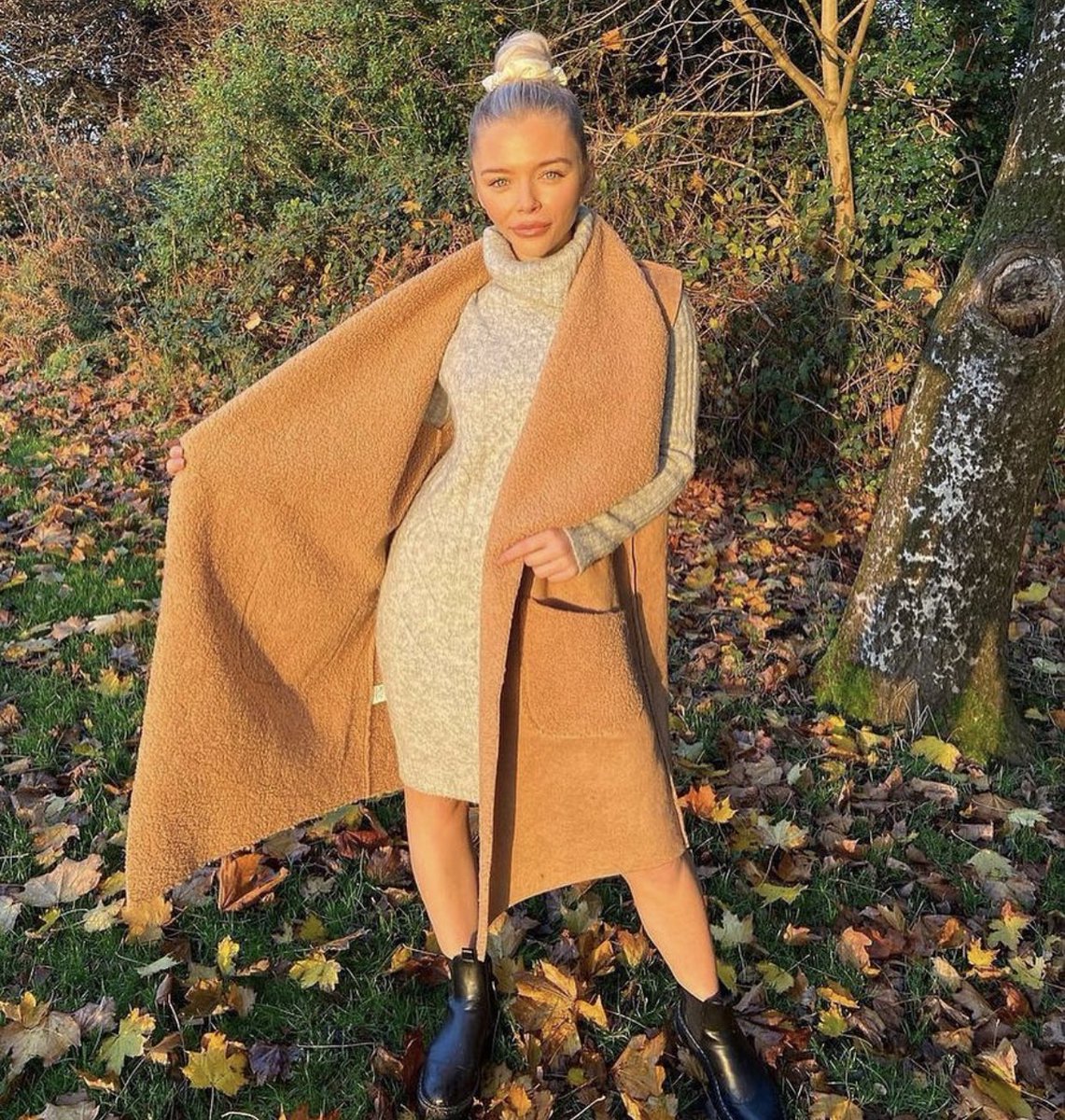 HarrogateFW's tweet photo. Autumnal chic by Goose Island
Send a ❤️ if you love this look 🍂🧡 https://t.co/lUrZt9Toet