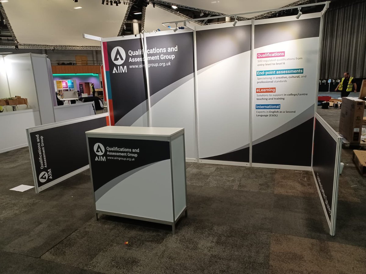 A great start to the week, 🏫 👩‍🎓 👨‍🎓 📜 📚 📖  🖊 #TeamXav8 are getting some further education working with <a href="/AoC_Create/">AoC Create</a> at the <a href="/ICC_Birmingham/">The ICC Birmingham</a>. #AOC2021 #college #learning #exhibition #exhibitions #events #Birmingham @thenecgroup