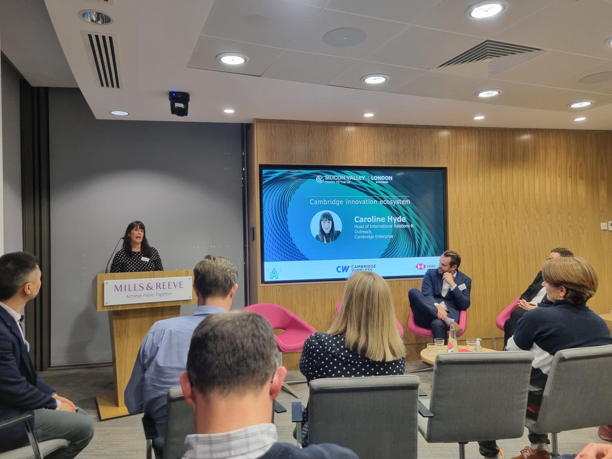 Brilliant atmosphere at the @cambwireless event tonight as part of the Silicon Valley Comes to the UK Summit 

So many great tech minds in one room! #svc2uk