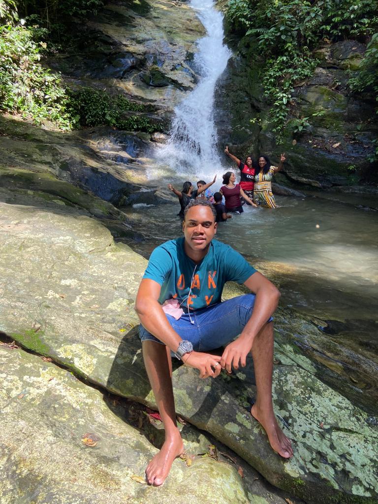 FilhoteCdd's tweet photo. #BoaTarde #ComJesus ❤⛰🙌🏾
Eu Vou Subir o Monte Que Muitos Desistiram e Vou Ficar Lá Até o Senhor Me Encontra .. https://t.co/KsQZOEoJAj
