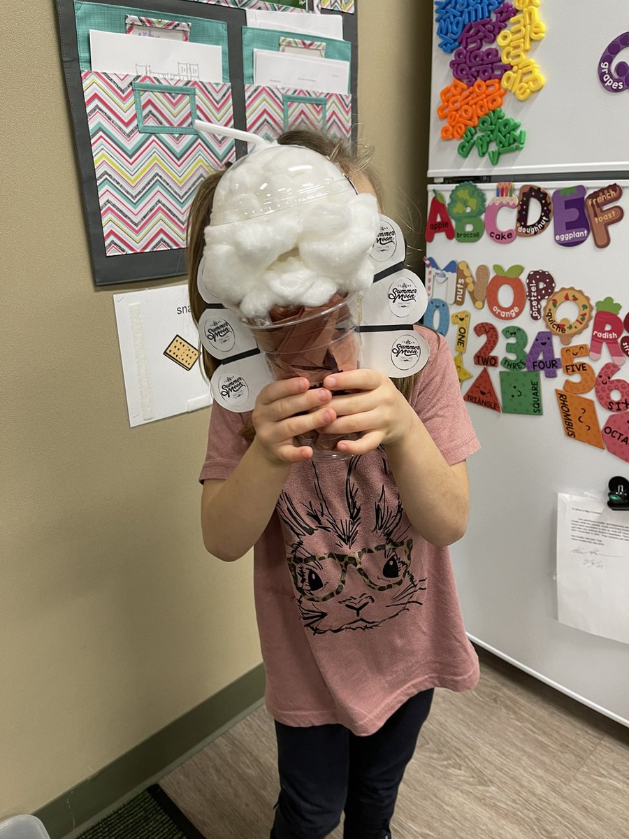 MsMedinasClass's tweet photo. This week my friend’s didn’t want their turkeys eaten for thanksgiving dinner so they disguised them!! My friend disguised hers into a coffee drink from Summer Moon! @CimarronElem #CEcheetas https://t.co/4HRhovQflL