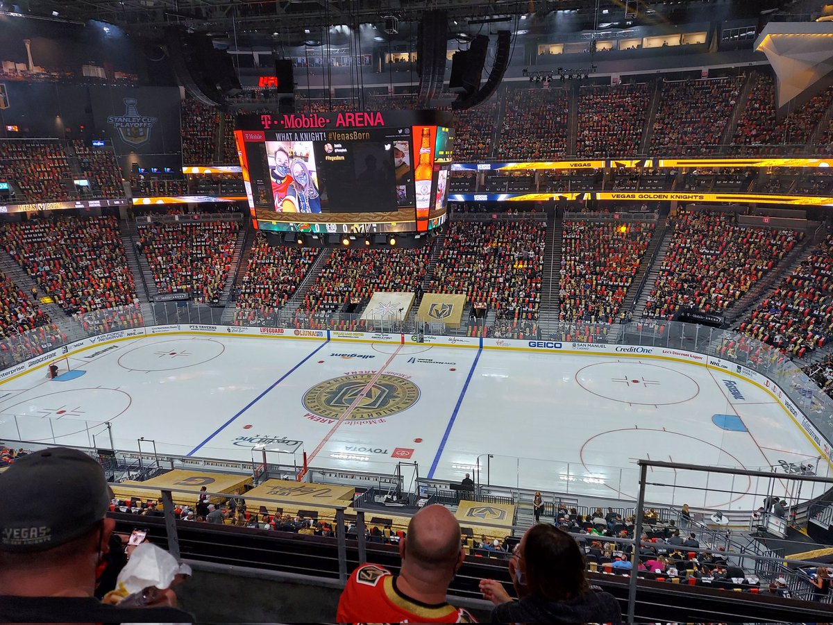 doomie65's tweet photo. @tracycupcake20 Always room on the VGK bandwagon for one more. https://t.co/k3sPAuneHw