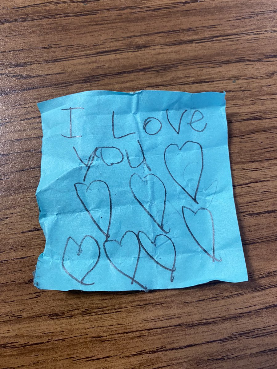 lanawilli7's tweet photo. Me:Oh! What is this buddy? S: A love note! ❤️#itsureis https://t.co/pIc6O9B2zL