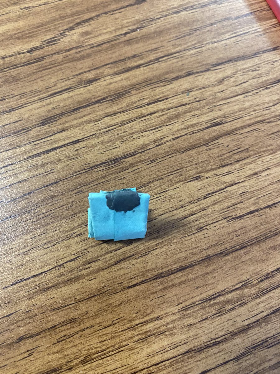 lanawilli7's tweet photo. Me:Oh! What is this buddy? S: A love note! ❤️#itsureis https://t.co/pIc6O9B2zL