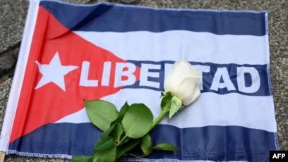 zeny_lopez1's tweet photo. #15NCuba  lo único que quiero para mi país 🙏🏻🕯 https://t.co/faeaZWWGHl