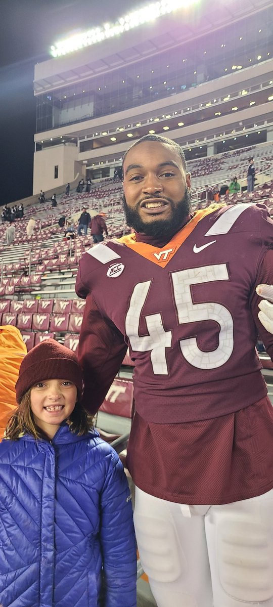 rmwiatt's tweet photo. @GarbuttTyjuan Great game! Thanks for the pic! GOOOOO Hokies! https://t.co/ZpS5IjFQxf