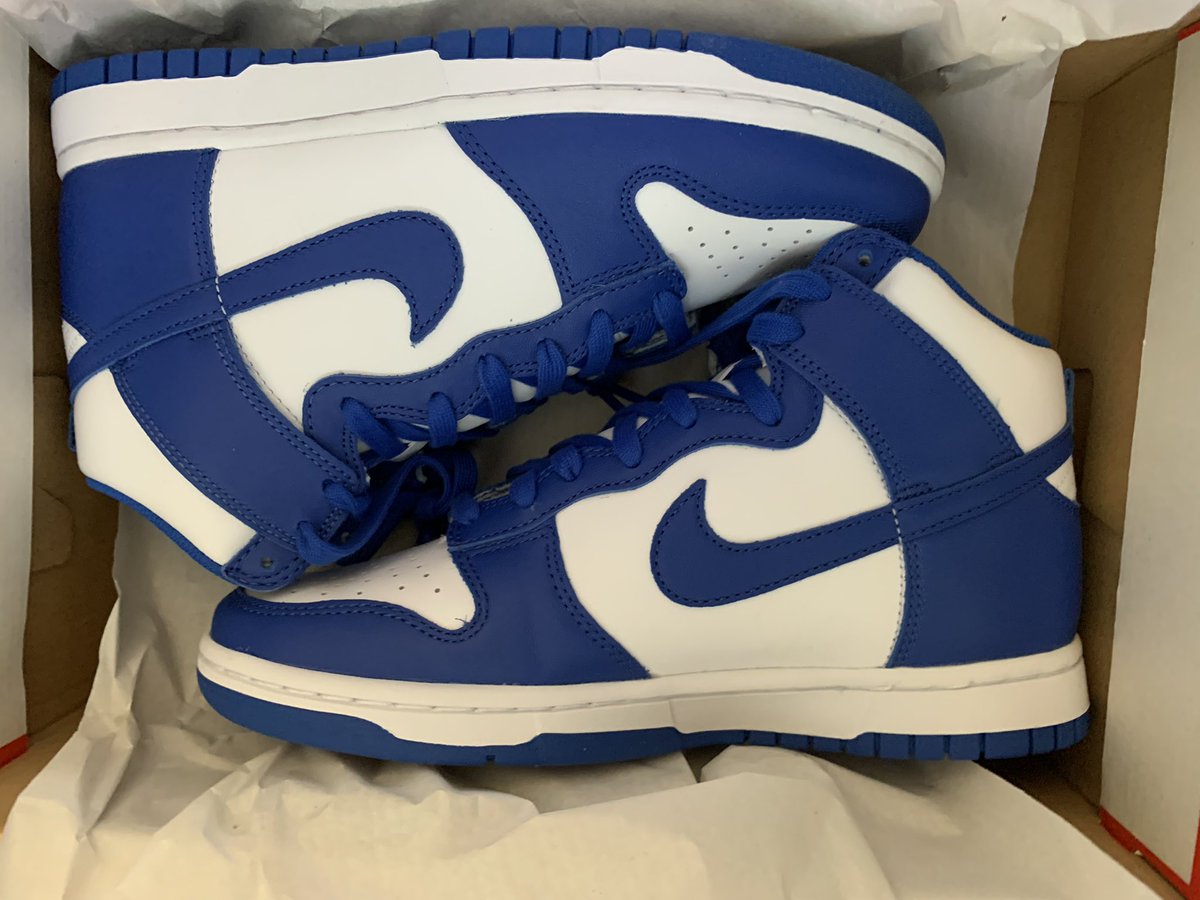 Money805Gee's tweet image. Size 12 &amp;amp; 7 men’s #nikedunks #gameroyals ig: @stylin.world