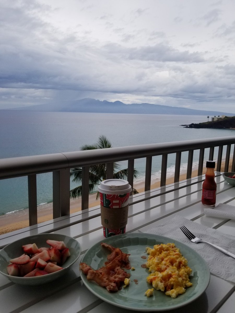 _davewiff's tweet image. Day 5: First full day in Maui (first less-than-ideal weather day no room to complain).  Snorkeling off of Black Rock Beach was the highlight of the day, capped by some late night music.