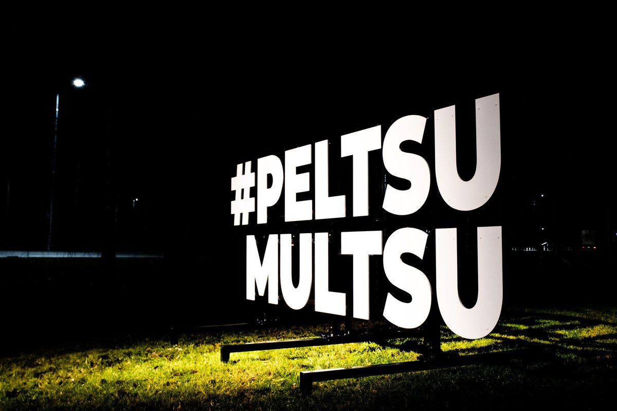 KyuuEturautti's tweet photo. Vapise, Hollywood-kyltti, olet kohdannut voittajasi #PeltsuMultsu #Tampere https://t.co/MUzDzTJxjl